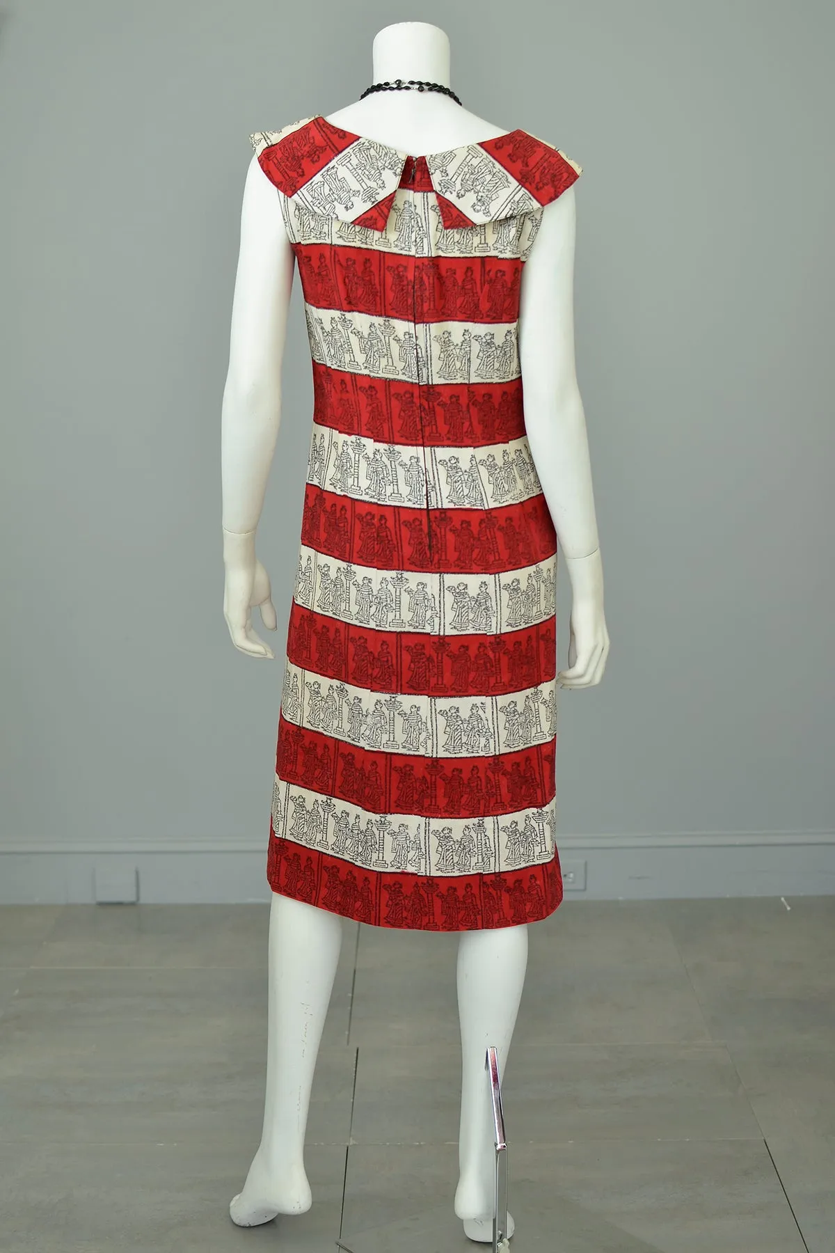 1960s Vintage Shift Dress with 40s Egyptian Revival Novelty Print