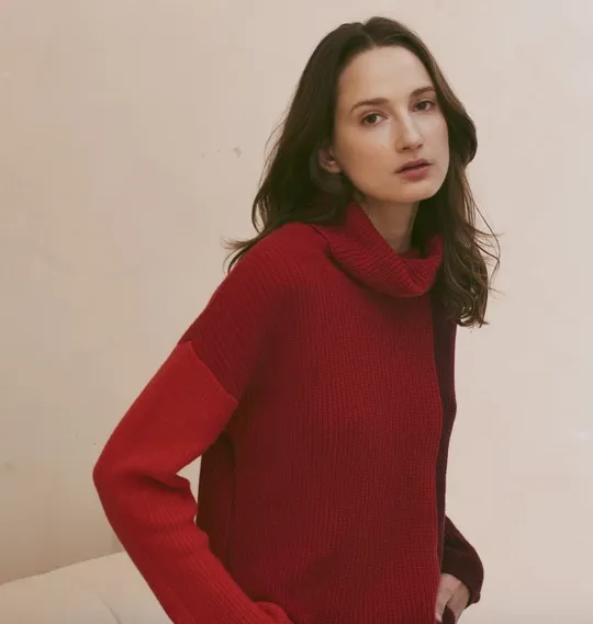 Fisherman Rib Turtleneck Sweater in Merlot Combo