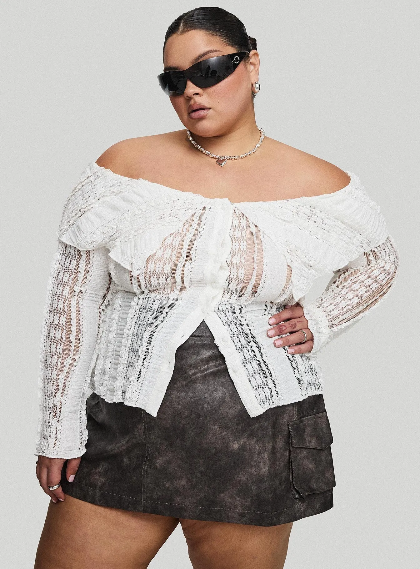 Lisbeth Off The Shoulder Top White Curve