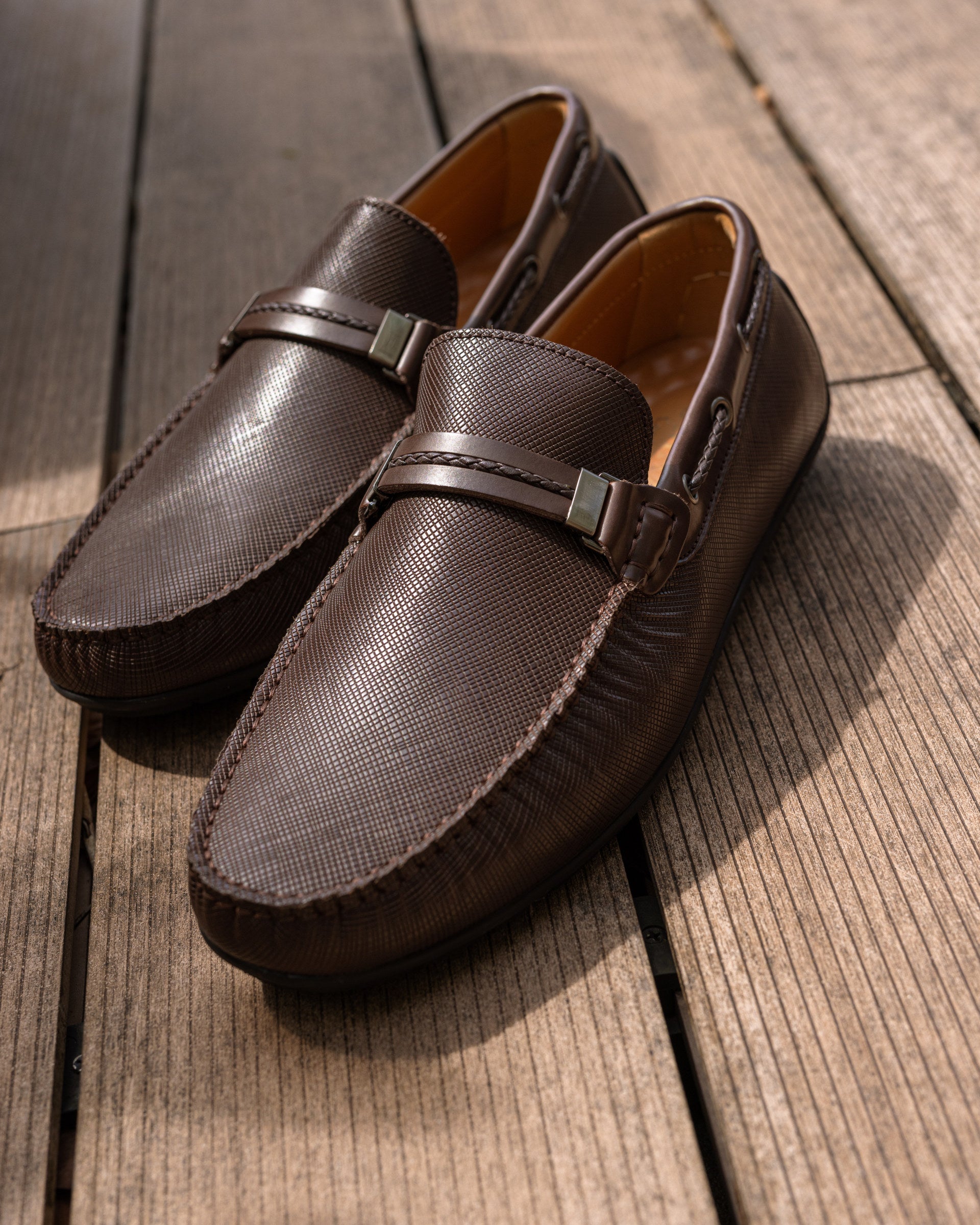 Tomaz C432 Men's Buckle Moccasins (Coffee)