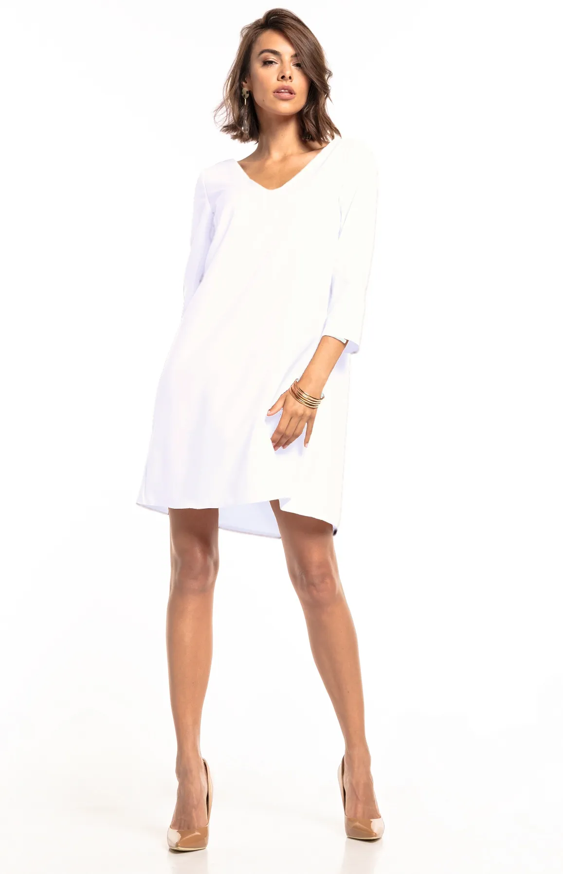 White V neckline shift dress